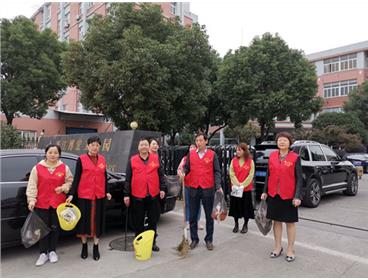黨員開展義務撿垃圾志愿服務活動